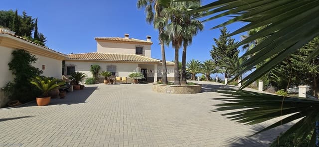 3 sovrum Villa till salu i Sayalonga med pool - 698 000 € (Ref: 9131144)