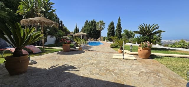 3 sovrum Villa till salu i Sayalonga med pool - 698 000 € (Ref: 9131144)