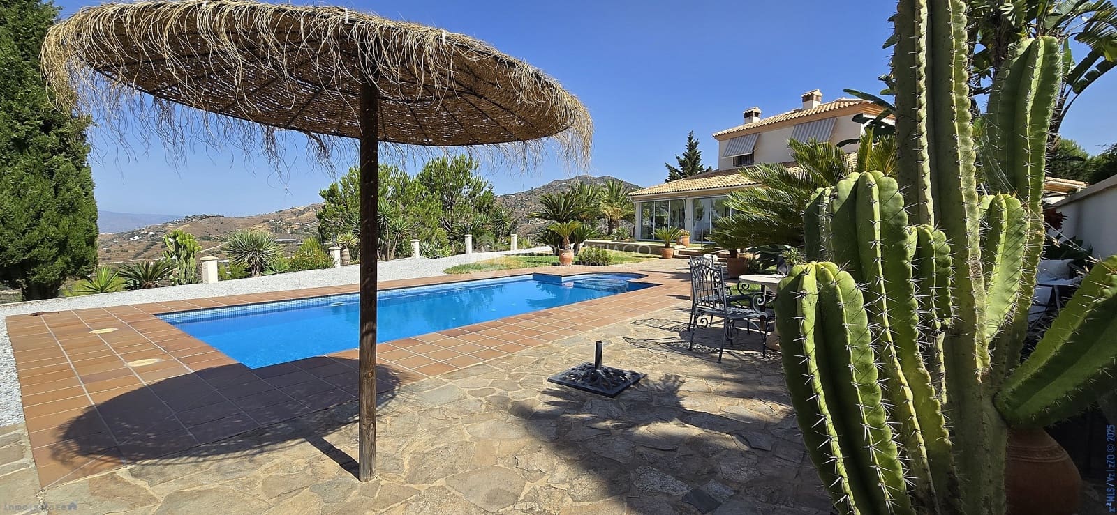 3 soveværelse Villa til salg i Sayalonga med swimmingpool - € 698.000 (Ref: 9131144)