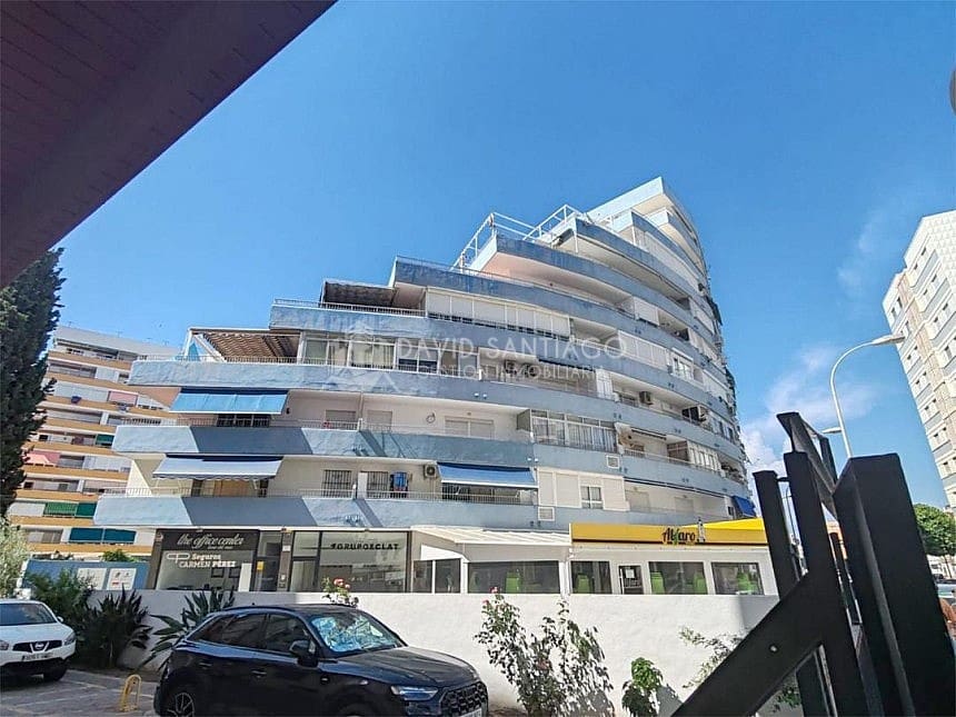 3 bedroom Apartment for sale in Torre del Mar with pool - € 360,000 (Ref: 9142274)