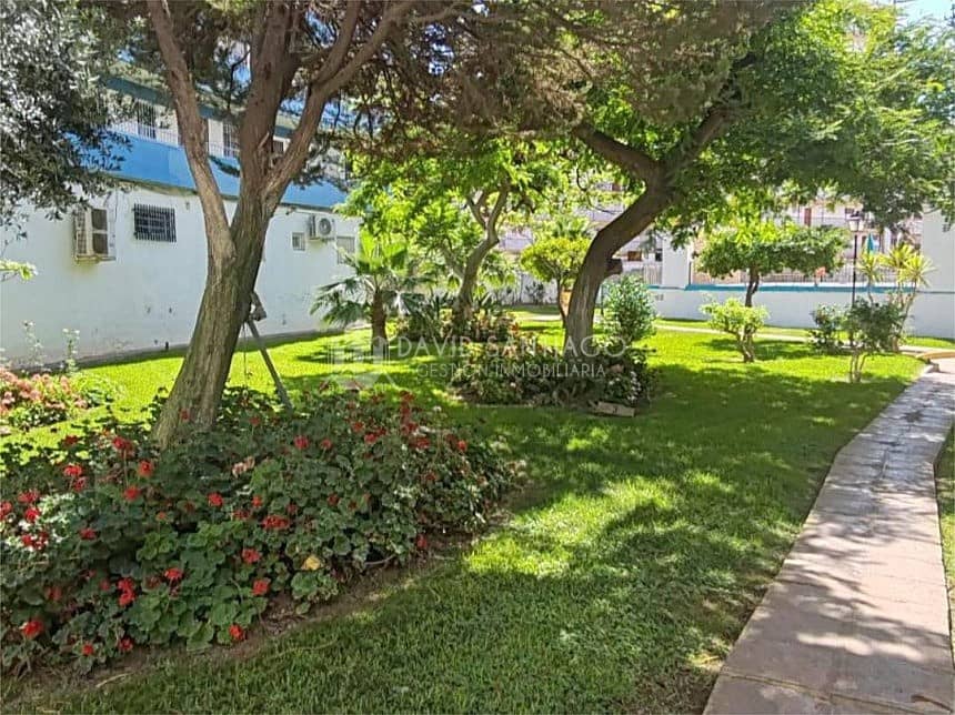 3 bedroom Apartment for sale in Torre del Mar with pool - € 360,000 (Ref: 9142274)