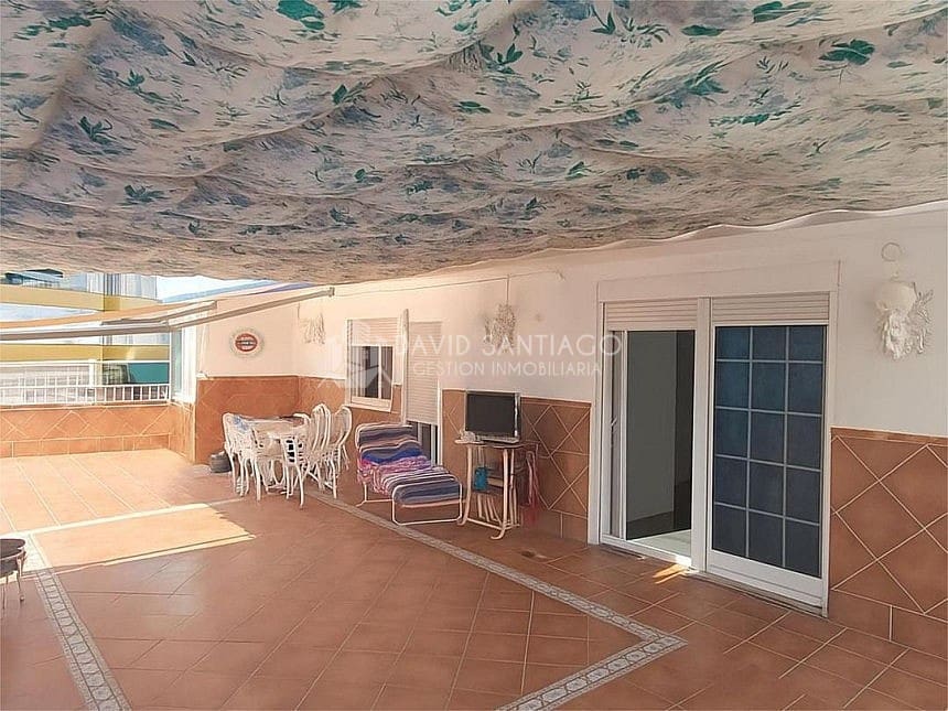 3 bedroom Apartment for sale in Torre del Mar with pool - € 360,000 (Ref: 9142274)