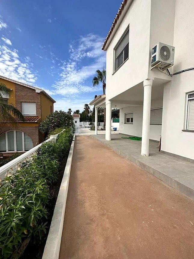 4 sovrum Villa till salu i Almayate med pool garage - 750 000 € (Ref: 9148540)