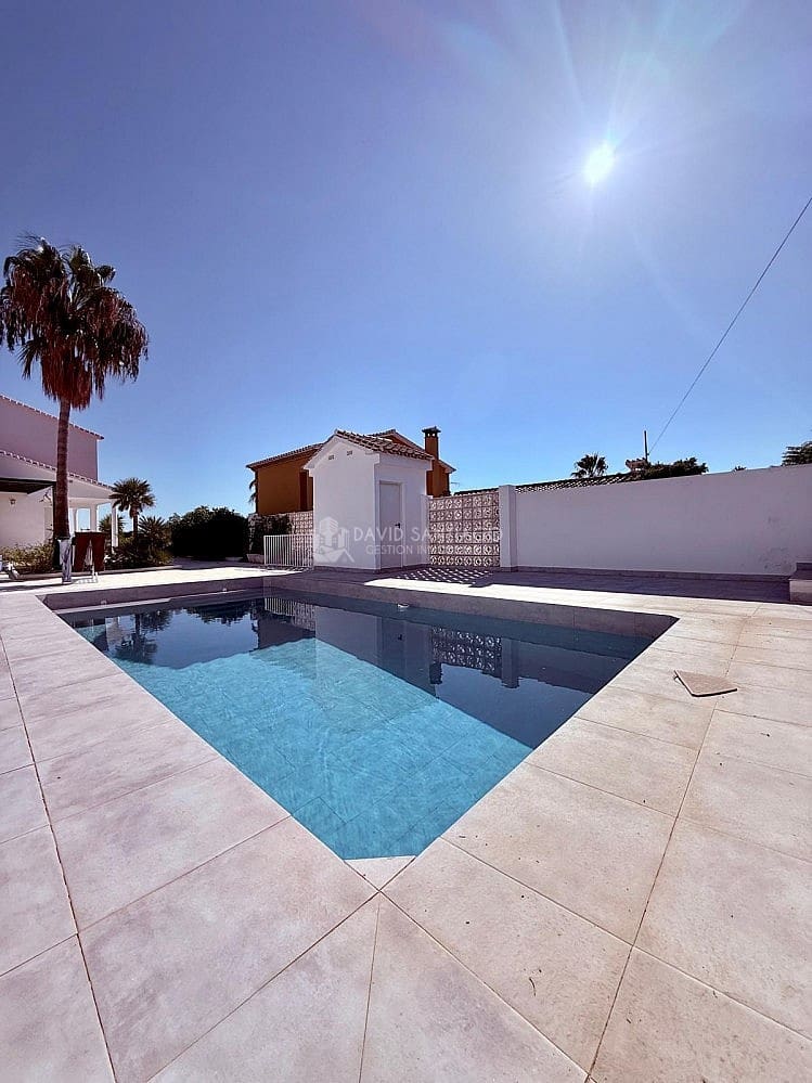 4 sovrum Villa till salu i Almayate med pool garage - 750 000 € (Ref: 9148540)