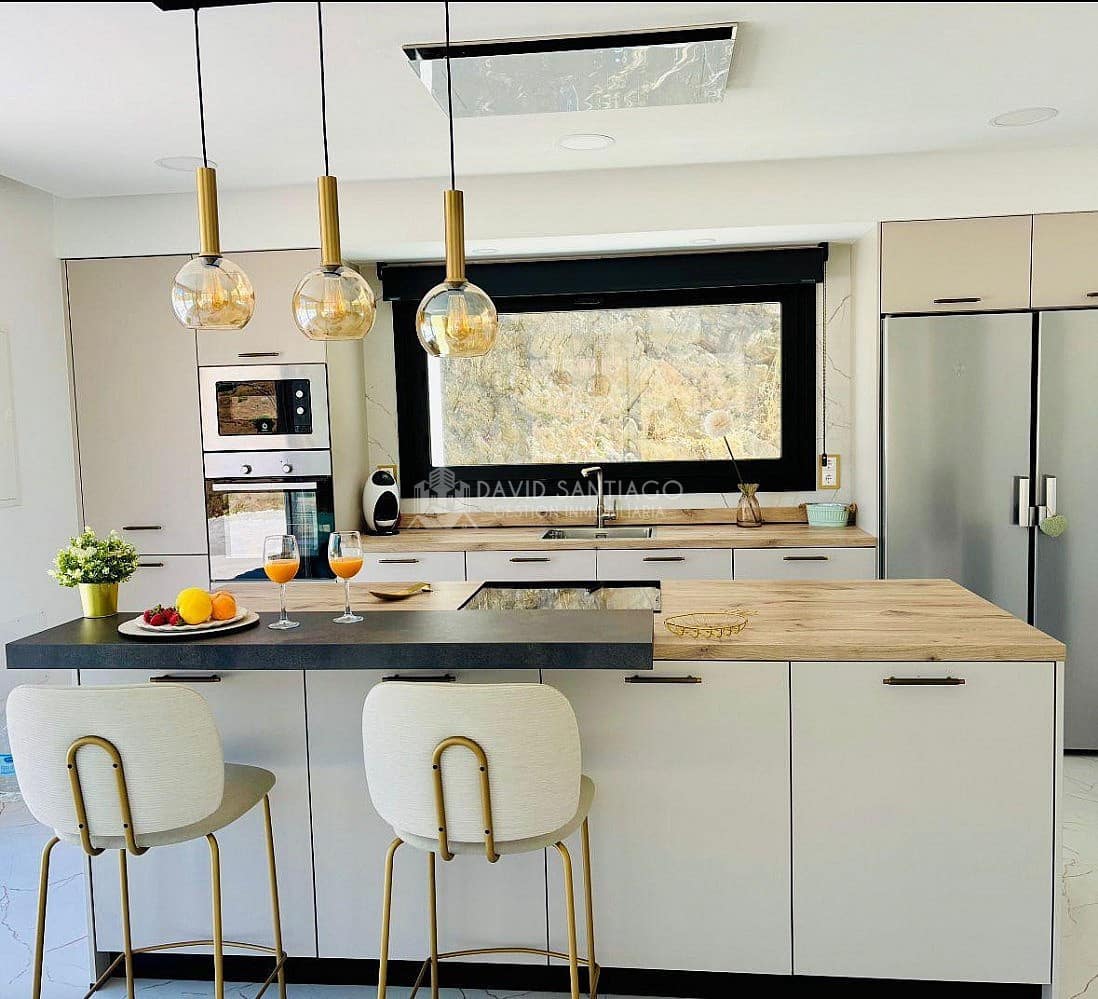 3 soveværelse Villa til leje i Arenas med swimmingpool garage - € 1.600 (Ref: 9153005)