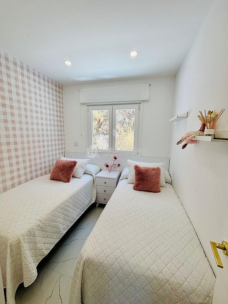 3 soveværelse Villa til leje i Arenas med swimmingpool garage - € 1.600 (Ref: 9153005)