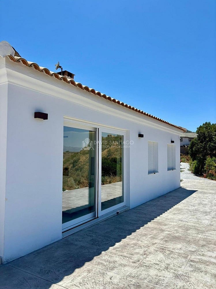 3 soveværelse Villa til leje i Arenas med swimmingpool garage - € 1.600 (Ref: 9153005)