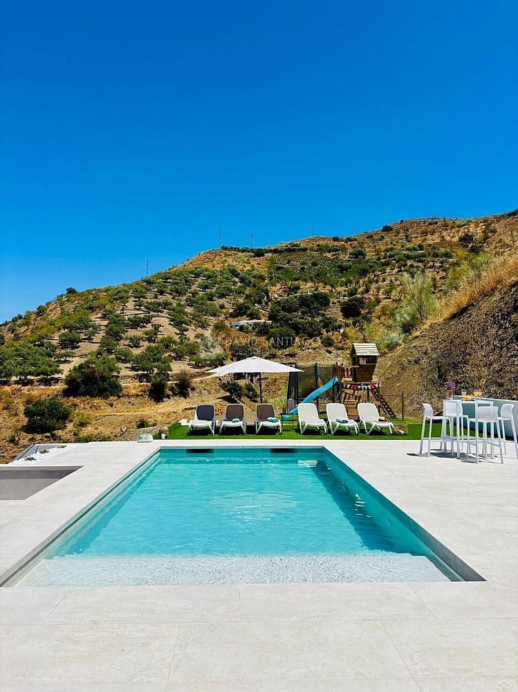 3 soveværelse Villa til leje i Arenas med swimmingpool garage - € 1.600 (Ref: 9153005)