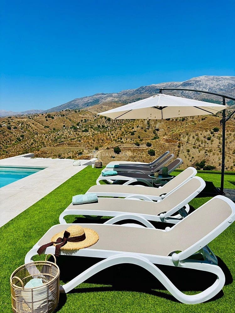 3 soveværelse Villa til leje i Arenas med swimmingpool garage - € 1.600 (Ref: 9153005)