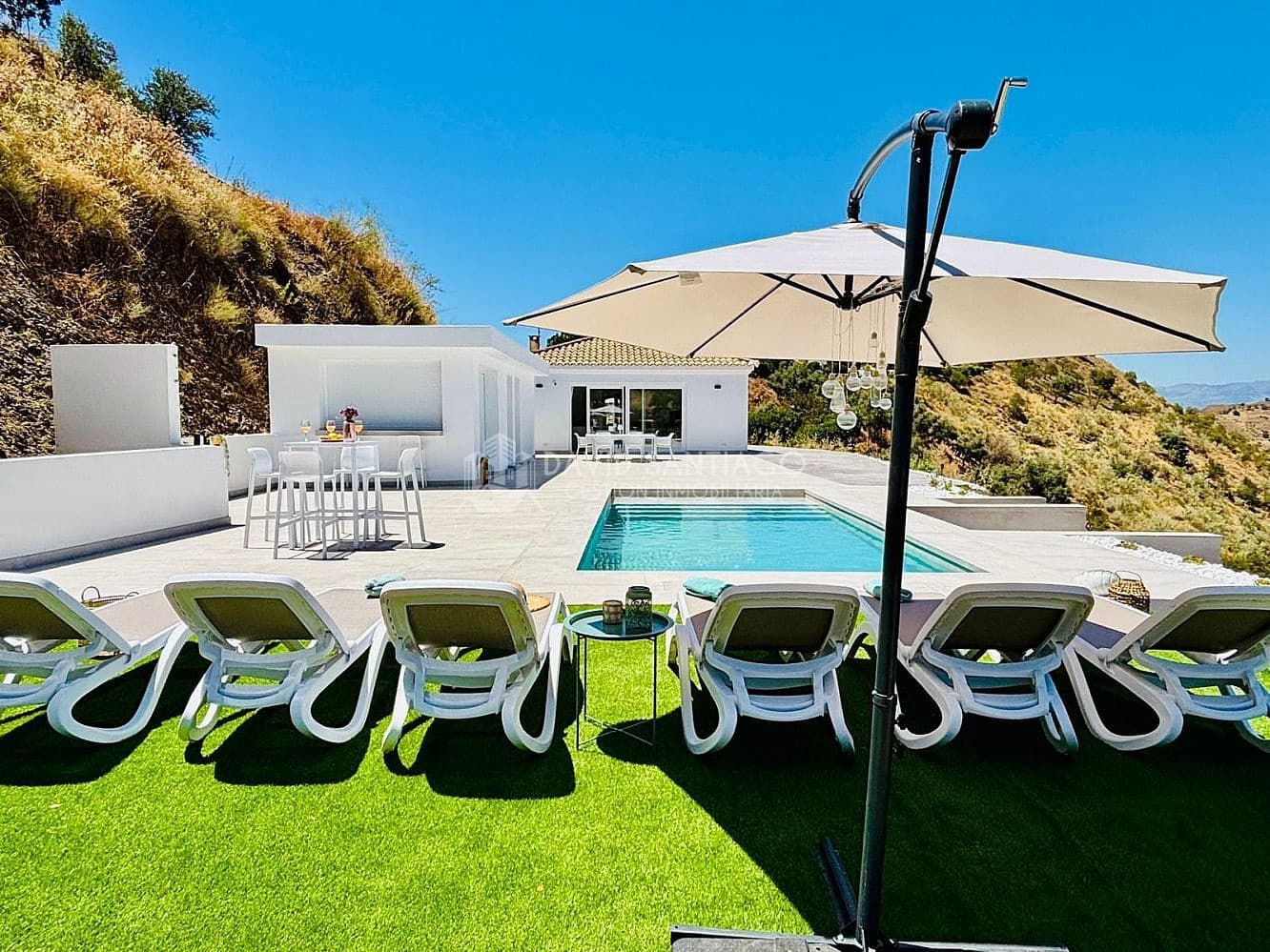 3 soveværelse Villa til leje i Arenas med swimmingpool garage - € 1.600 (Ref: 9153005)