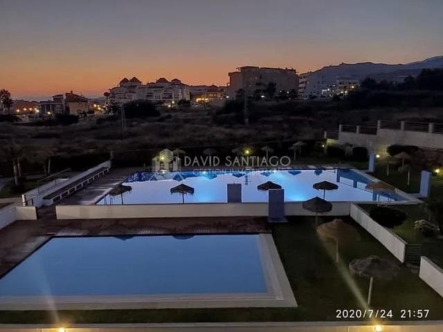 2 soveværelse Penthouse til leje i El Peñoncillo, Torrox med swimmingpool garage - € 650 (Ref: 9158265)