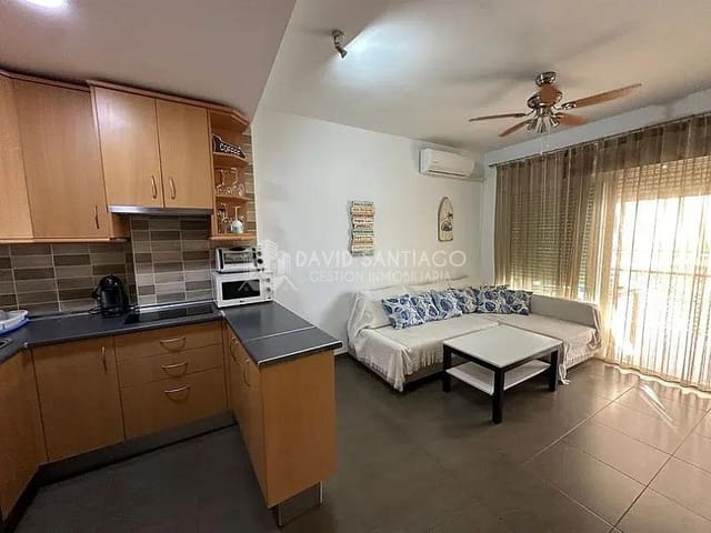 2 soveværelse Penthouse til leje i El Peñoncillo, Torrox med swimmingpool garage - € 650 (Ref: 9158265)