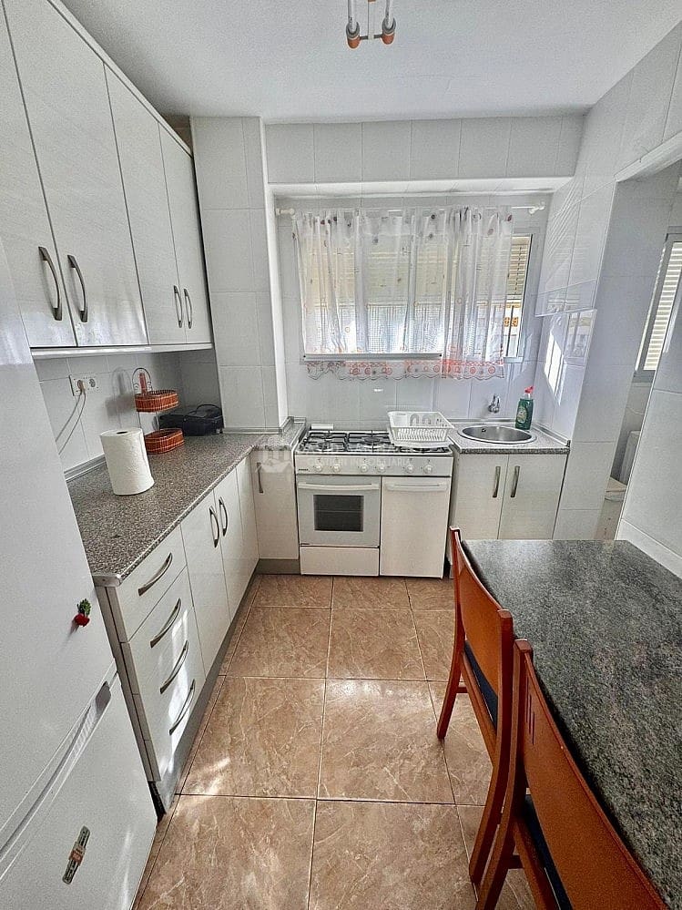 3 sovrum Lägenhet att hyra i Torre del Mar - 950 € (Ref: 9161756)