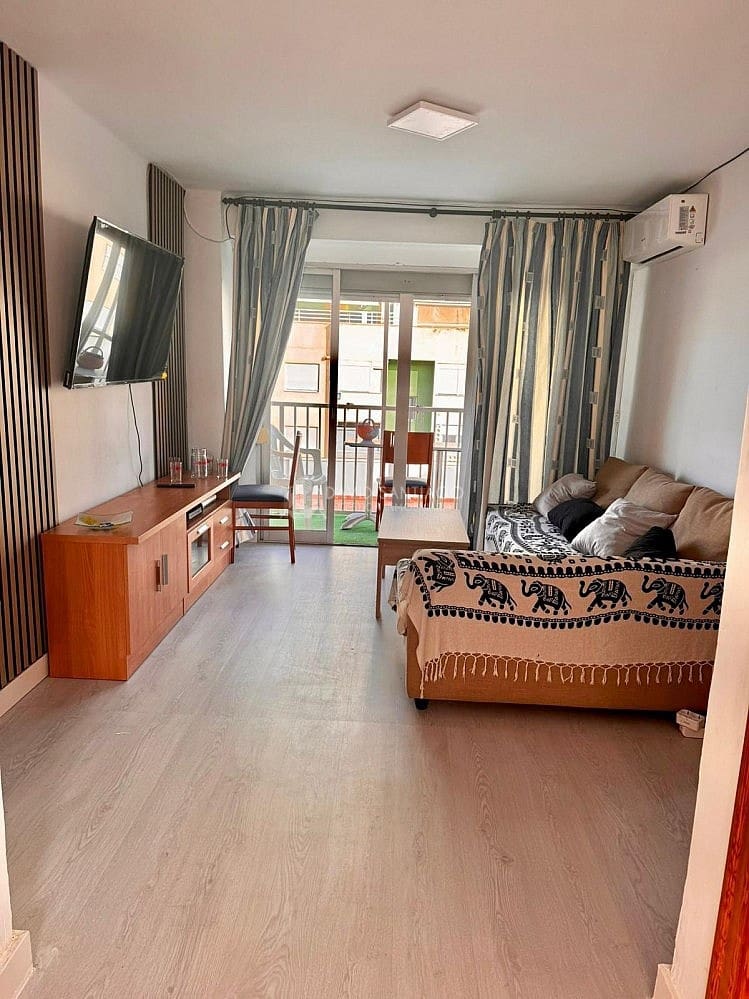 3 sovrum Lägenhet att hyra i Torre del Mar - 950 € (Ref: 9161756)