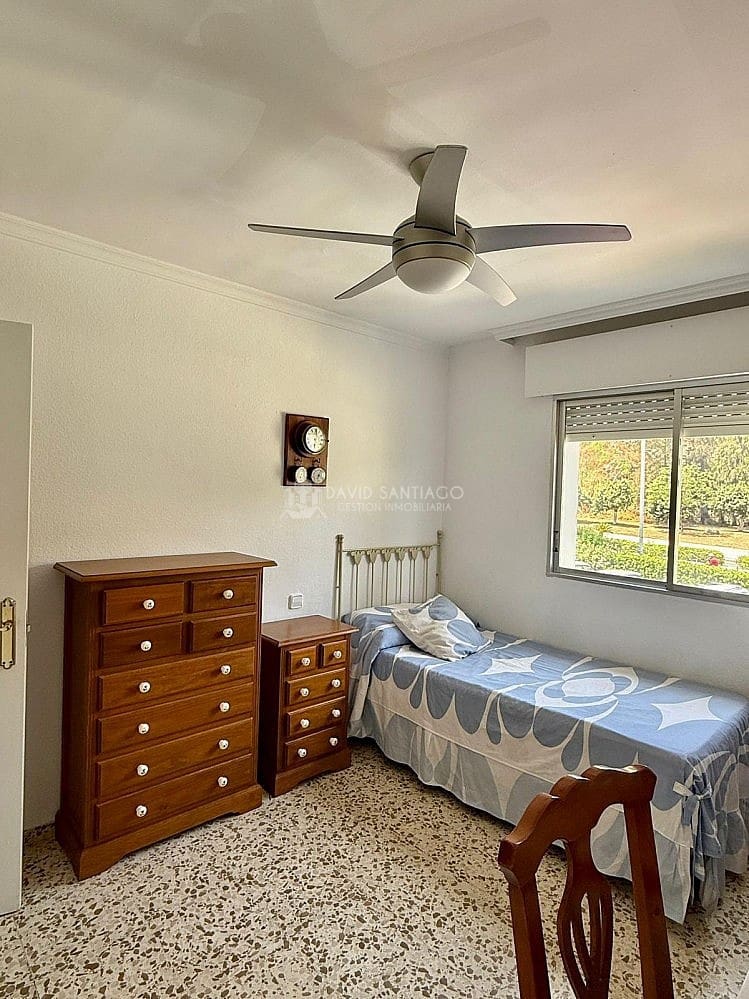 3 soverom Leilighet til leie i Torre del Mar med svømmebasseng - € 850 (Ref: 9164460)