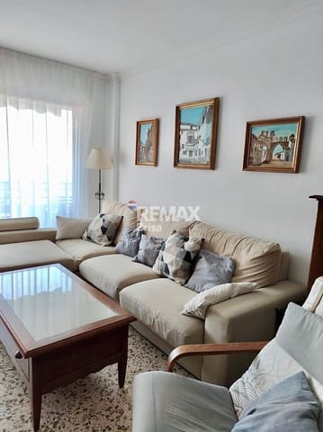 3 bedroom Apartment for rent in Torre del Mar, Vélez-Málaga with pool - € 850 (Ref: 9164460)