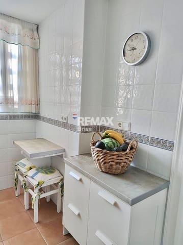 3 bedroom Apartment for rent in Torre del Mar, Vélez-Málaga with pool - € 850 (Ref: 9164460)