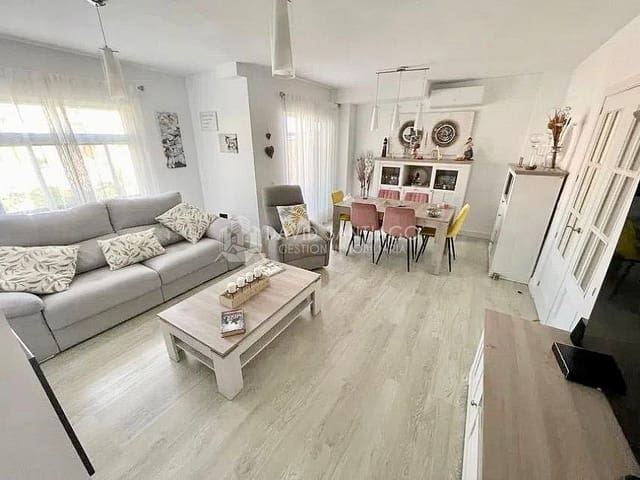 3 soverom Villa til salgs i Rincón de la Victoria med svømmebasseng garasje - € 485 000 (Ref: 9168836)