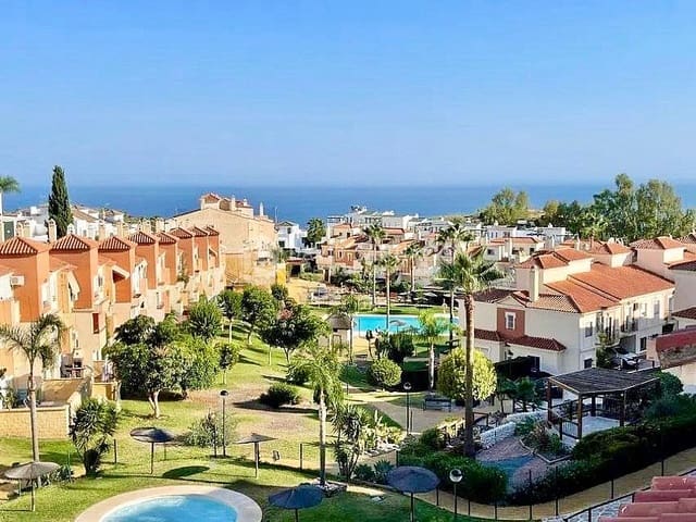 3 soverom Villa til salgs i Rincón de la Victoria med svømmebasseng garasje - € 485 000 (Ref: 9168836)