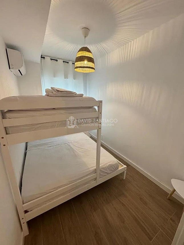 2 slaapkamer Appartement te huur in Torre del Mar met zwembad - € 950 (Ref: 9189693)