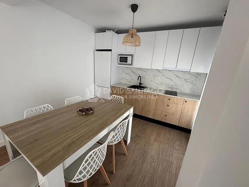 2 slaapkamer Appartement te huur in Torre del Mar met zwembad - € 950 (Ref: 9189693)