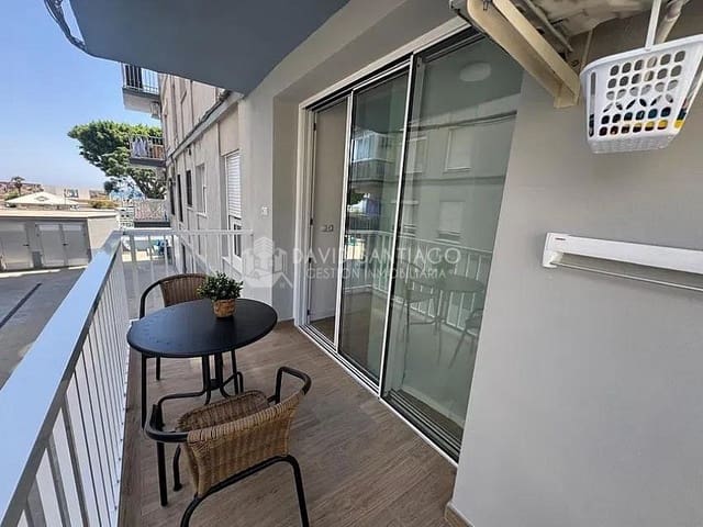 2 bedroom Apartment for rent in Torre del Mar, Vélez-Málaga with pool - € 950 (Ref: 9189693)