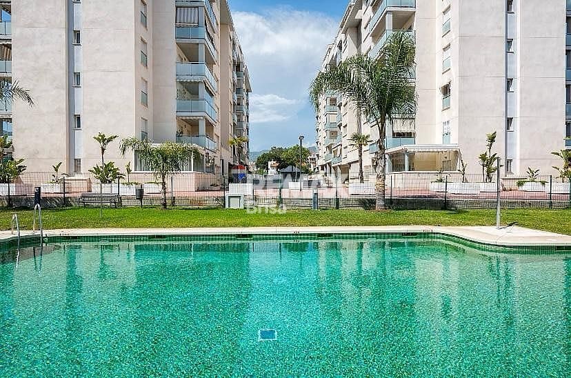 Apartamento de 3 habitaciones en Rincón de la Victoria en alquiler con piscina garaje - 1.300 € (Ref: 9189849)