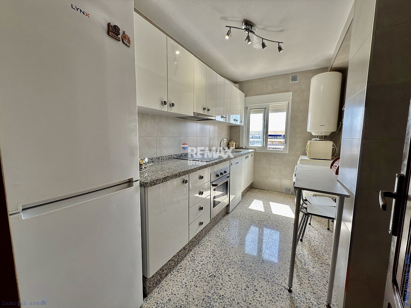 3 makuuhuone Huoneisto myytävänä paikassa Torre del Mar mukana uima-altaan - 349 900 € (Ref: 9191585)