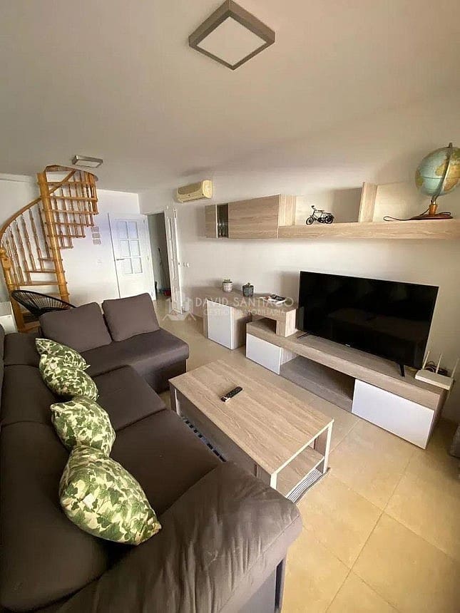 4 soveværelse Penthouse til leje i El Morche med swimmingpool garage - € 1.200 (Ref: 9194713)