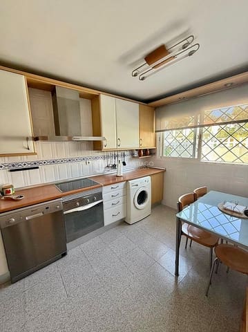 3 soveværelse Byhus til leje i Chilches, Vélez-Málaga med swimmingpool garage - € 1.100 (Ref: 9203504)