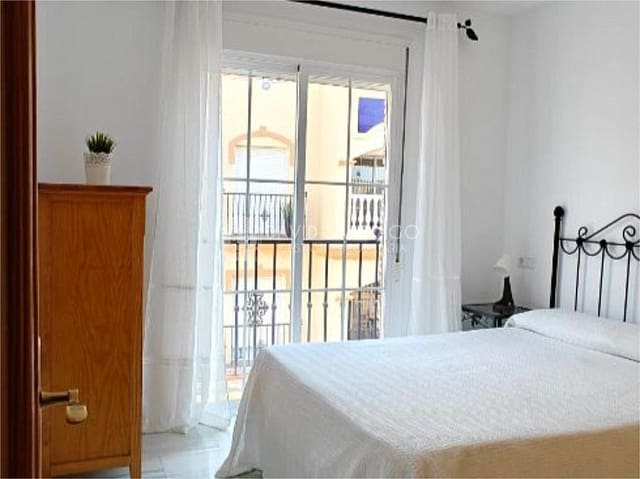 2 soverom Leilighet til leie i El Peñoncillo, Torrox med svømmebasseng garasje - € 750 (Ref: 9204918)