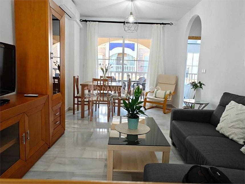 2 soveværelse Lejlighed til leje i Torrox-Costa med swimmingpool garage - € 750 (Ref: 9204918)