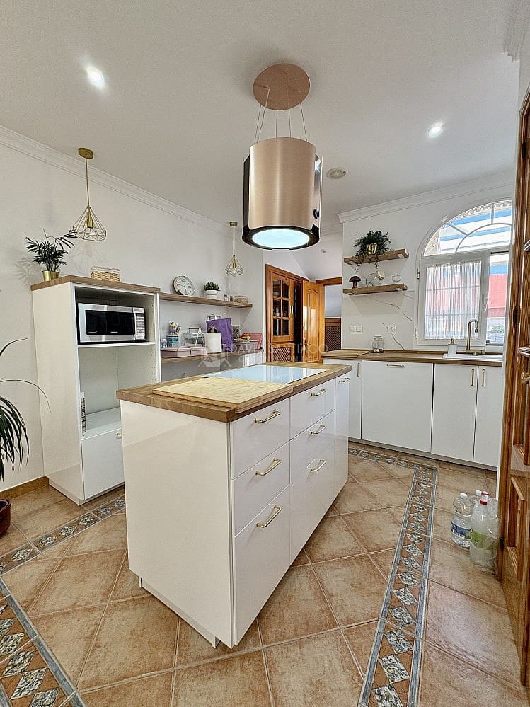 5 soveværelse Villa til salg i Caleta de Velez - € 730.000 (Ref: 9207330)