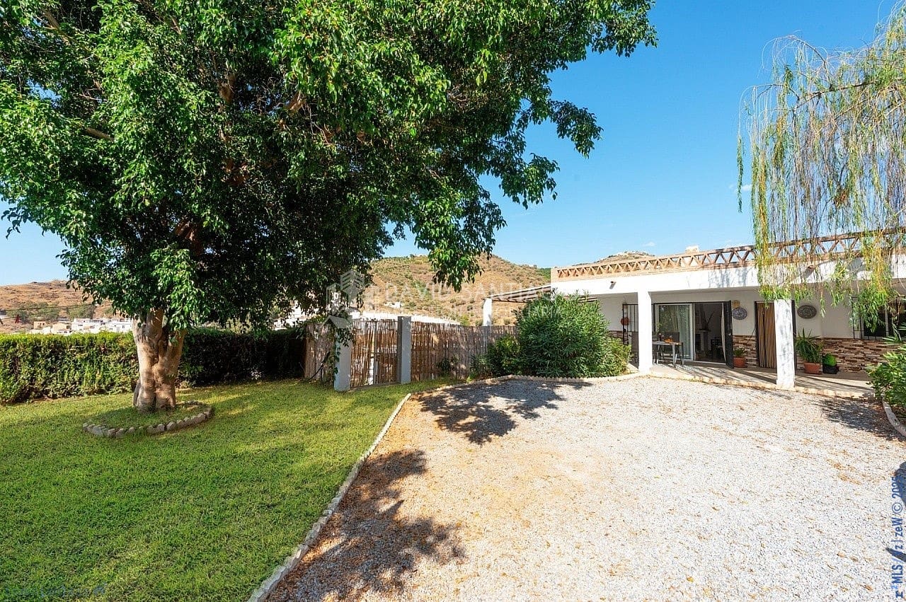 5 soveværelse Byhus til salg i Torrox med swimmingpool garage - € 650.000 (Ref: 9216363)