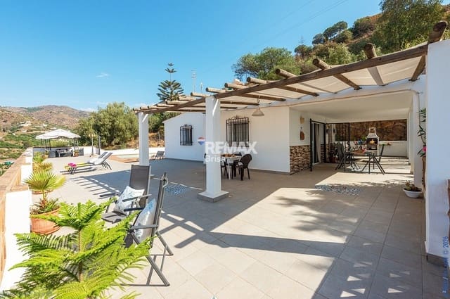 5 sypialnia Dom na sprzedaż w Torrox Pueblo, Torrox z basenem garażem - 650 000 € (Ref: 9216363)