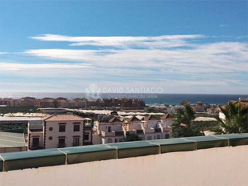 2 soveværelse Penthouse til leje i Torrox Park - € 900 (Ref: 9241138)