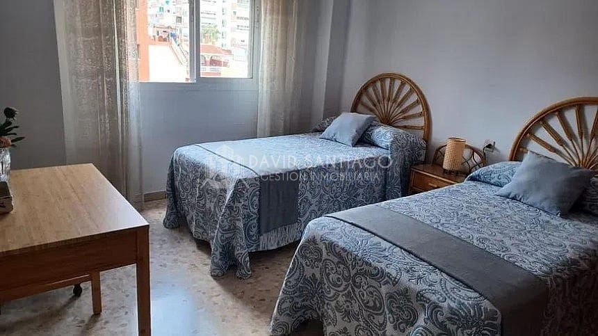 Appartement de 2 chambres à louer à Torre del Mar - 900 € (Ref: 9256347)