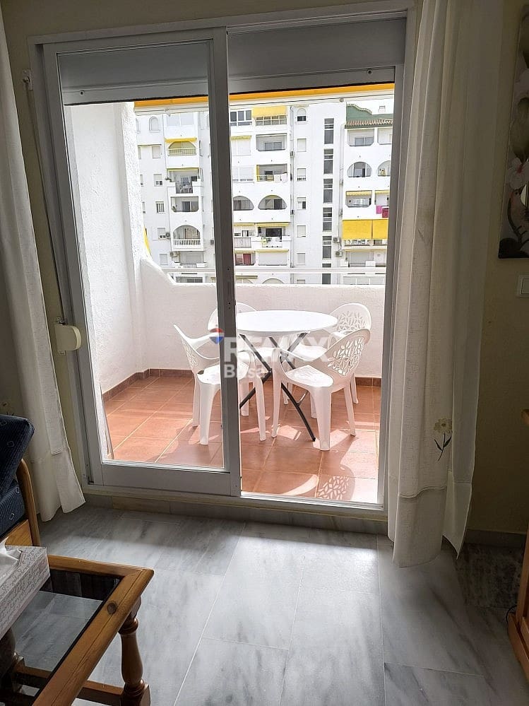 Appartement de 1 chambre à louer à Torrox-Costa avec piscine garage - 700 € (Ref: 9256348)