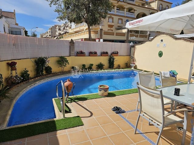 7 slaapkamer Halfvrijstaande villa te koop in Torre del Mar, Vélez-Málaga met zwembad garage - € 725.000 (Ref: 9311437)