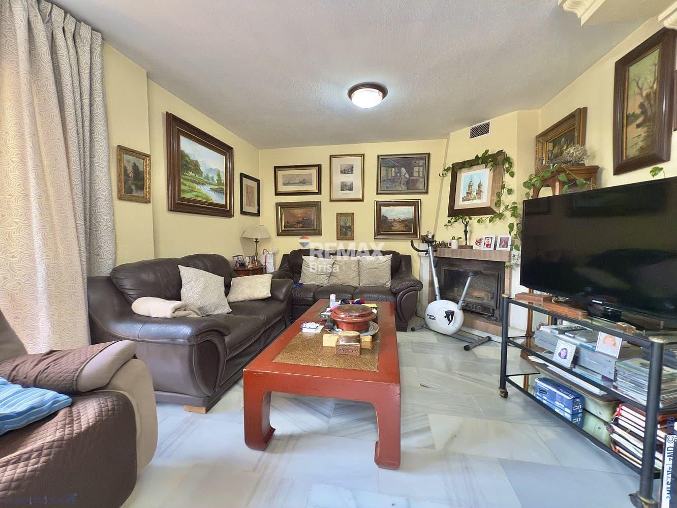 7 bedroom Semi-detached Villa for sale in Torre del Mar with pool garage - € 725,000 (Ref: 9311437)