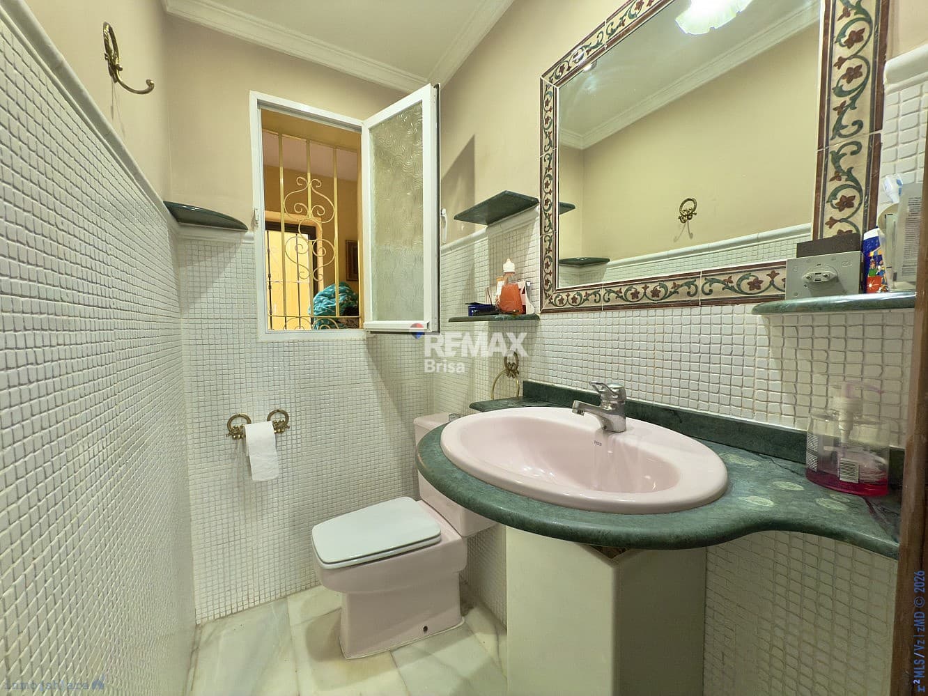 7 bedroom Semi-detached Villa for sale in Torre del Mar with pool garage - € 725,000 (Ref: 9311437)