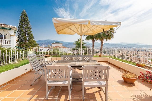 6 soveværelse Villa til salg i Torre del Mar, Vélez-Málaga - € 975.000 (Ref: 9325206)