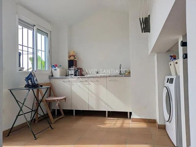 4 soverom Villa til salgs i Rincón de la Victoria med svømmebasseng garasje - € 525 000 (Ref: 9363403)