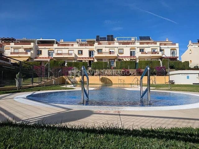 4 soverom Villa til salgs i Rincón de la Victoria med svømmebasseng garasje - € 525 000 (Ref: 9363403)