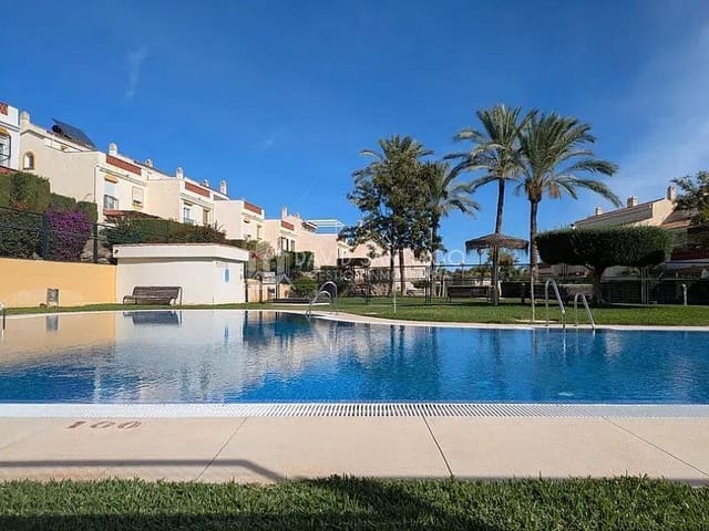 4 soverom Villa til salgs i Rincón de la Victoria med svømmebasseng garasje - € 525 000 (Ref: 9363403)