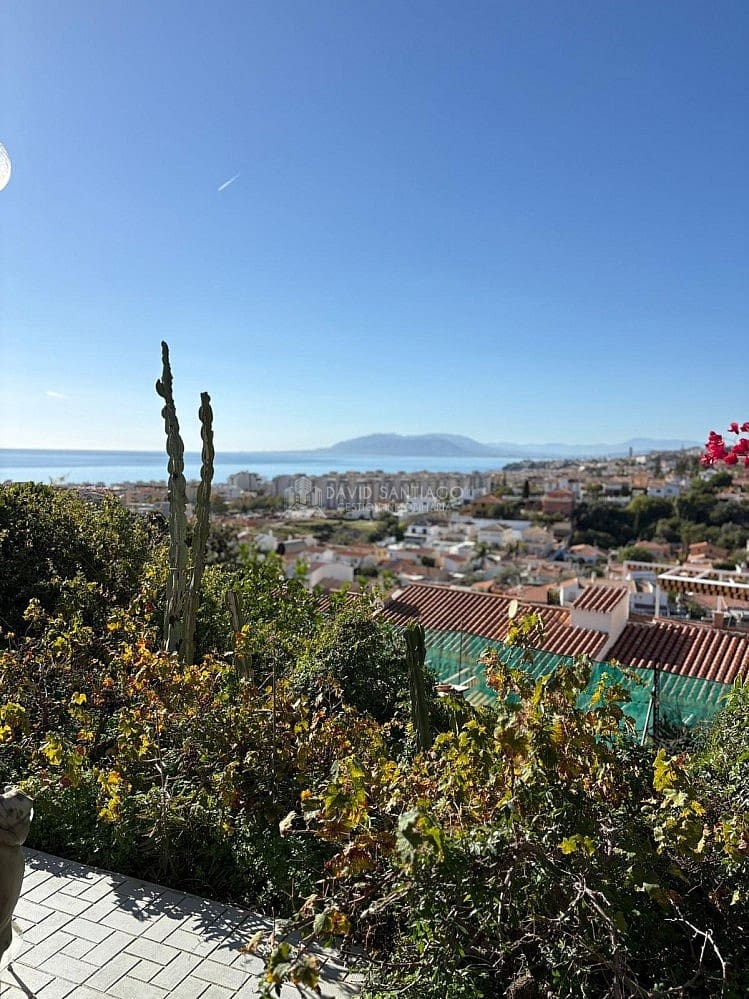 4 soveværelse Villa til salg i Rincon de la Victoria med swimmingpool garage - € 950.000 (Ref: 9445548)