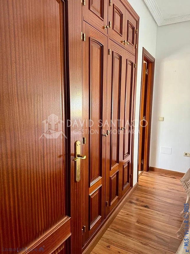 3 Zimmer Haus zu verkaufen in Malaga Stadt mit Pool Garage - 525.000 € (Ref: 9454791)