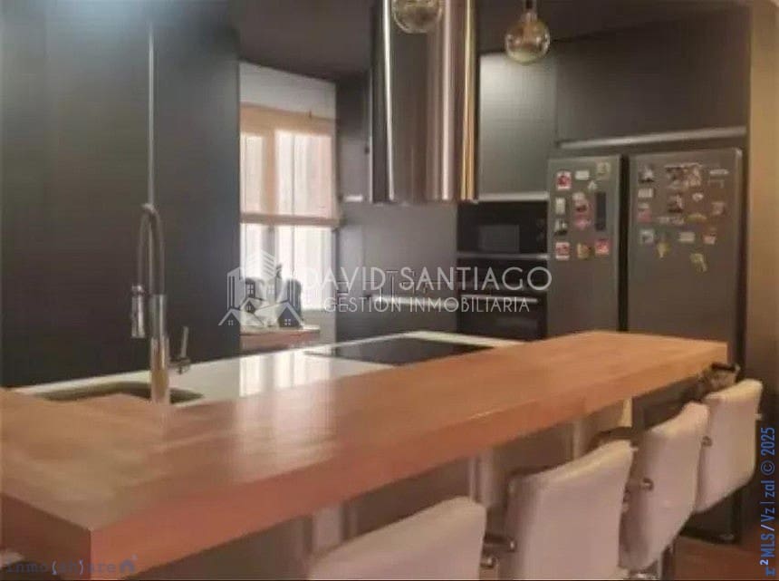 3 bedroom Apartment for sale in Torre del Mar - € 333,000 (Ref: 9481402)