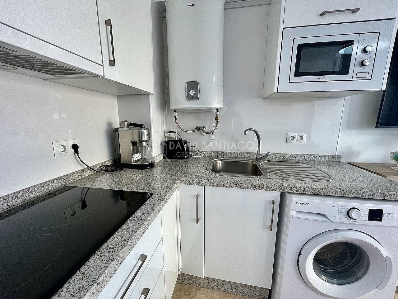 2 bedroom Apartment for sale in Torre del Mar with pool - € 249,900 (Ref: 9495134)