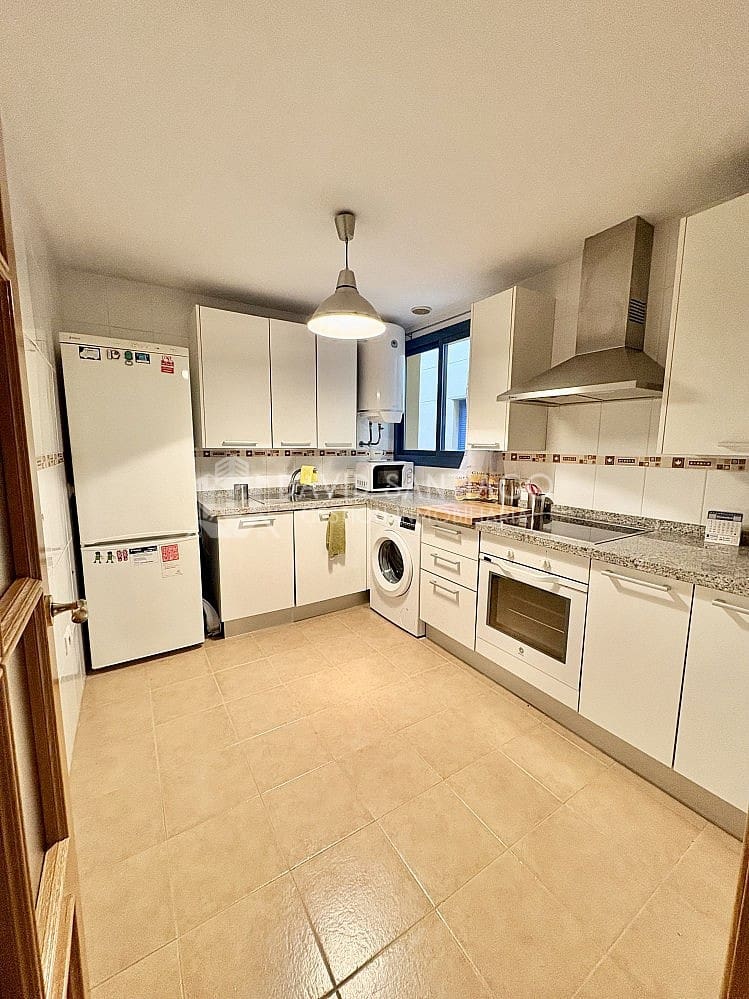 2 bedroom Apartment for sale in Torre del Mar - € 265,000 (Ref: 9506907)